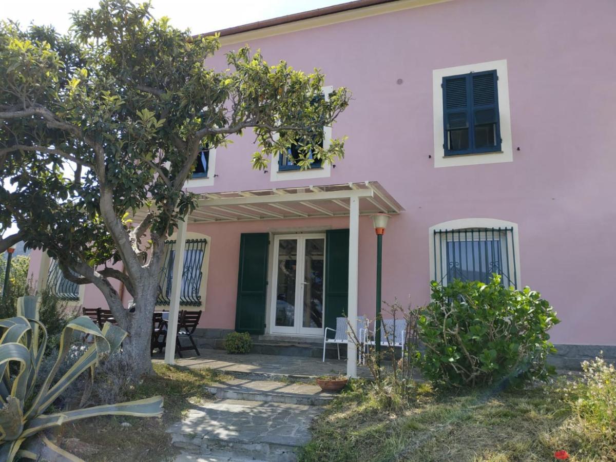 Villa Venino Монеглия Екстериор снимка
